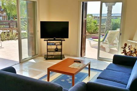Larnaka Beach House 3 Екстериор снимка